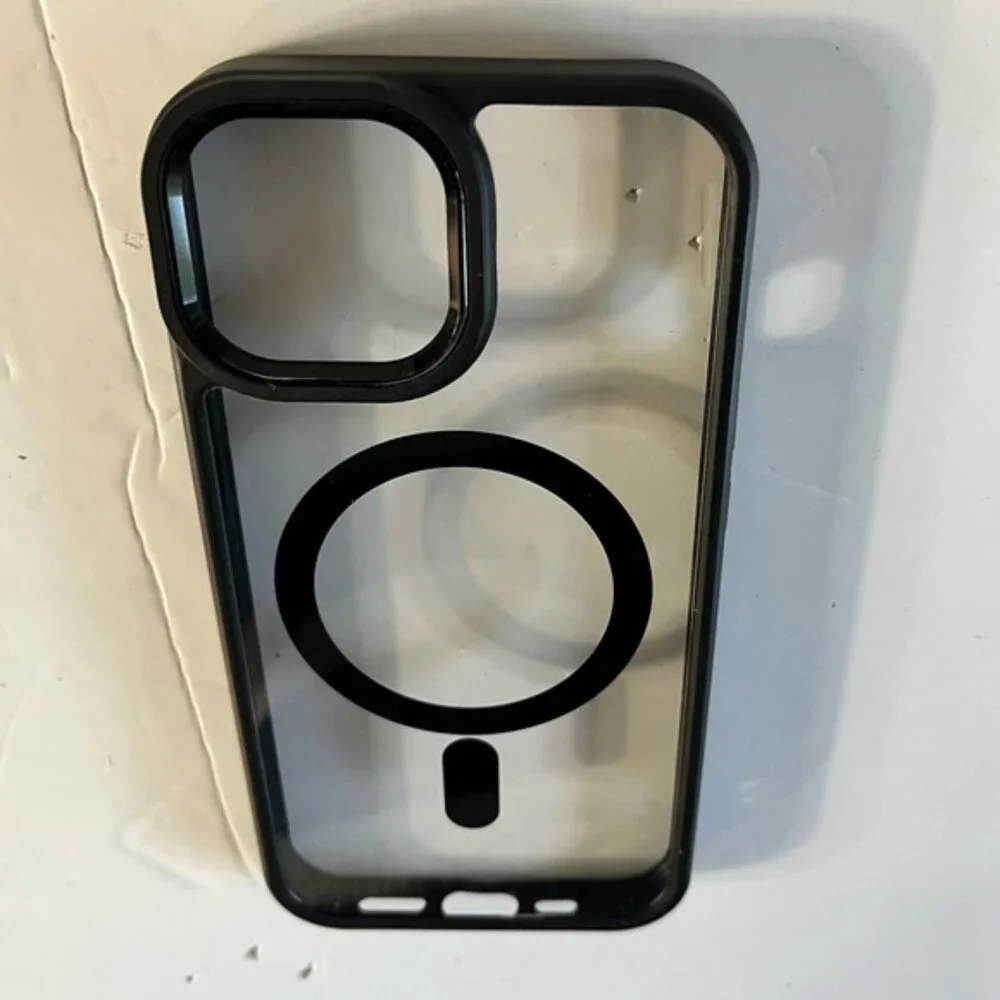 Set of 2 MagSafe iPhone 13 Cases – Clear & Black Trim - Picture 6 of 9